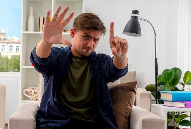 10 Signs He's Just Not That Into You — How to Tell & Move On