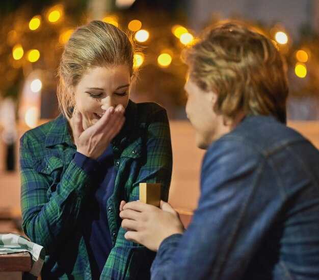 Turn Pauses into a Story: Prompt for a Quick Personal Moment