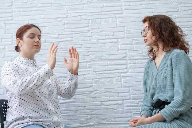 9 Types of Nonverbal Communication: A Practical Guide to Reading Body Language