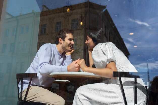 Benching in Dating - How to Recognize It and Move Forward Effectively Benching in Dating: How to Recognize It and Move Forward Effectively
