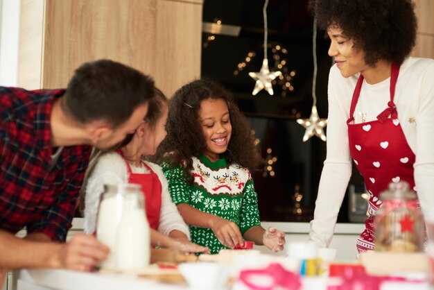 Christmas Parties: A Practical Guide for the Socially Anxious - Tips to Navigate Holiday Gatherings