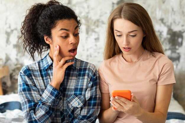 Flirt in First Message: How to Avoid Cringe & Get a Reply