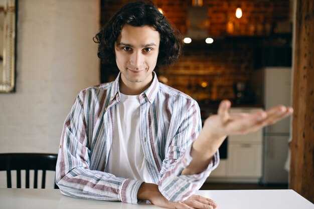 Hot Guys on 'Pretty Privilege' for Men: Interviews, Insights & Reactions