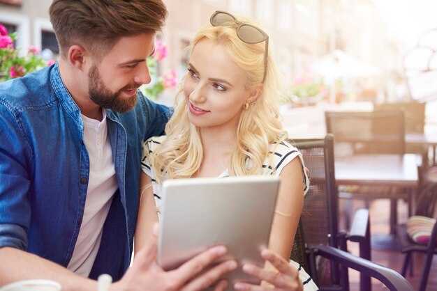 Which three photos best communicate personality for first impressions