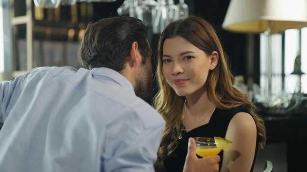 How to Act on a First Date - Spot If They Like You + Conversation Tips to Impress How to Act on a First Date: Spot If They Like You + Conversation Tips to Impress