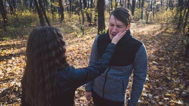 How to Get an Emotionally Unavailable Man to Chase You — 17 Tips How to Get an Emotionally Unavailable Man to Chase You — 17 Tips