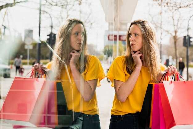 Impulsive vs Compulsive Shopping: Differences, Signs & Solutions
