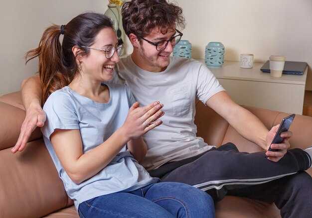 Is a Polyamorous Relationship Right for You? Signs, Pros & Tips Is a Polyamorous Relationship Right for You? Signs, Pros & Tips