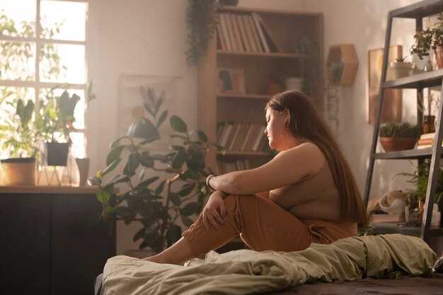 Which brief screening questions detect clinically relevant loneliness?