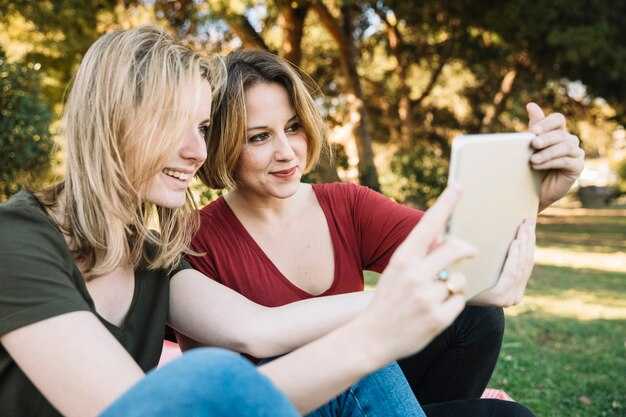 Midlife Relationship Revolution - How Women 40+ Are Rewriting the Rules & Designing Their Lives Midlife Relationship Revolution: How Women 40+ Are Rewriting the Rules & Designing Their Lives