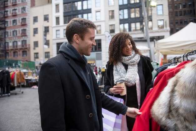 Sex and the City Experiment - A Year of Dating in NYC's Cutthroat Meet Market Sex and the City Experiment: A Year of Dating in NYC's Cutthroat Meet Market