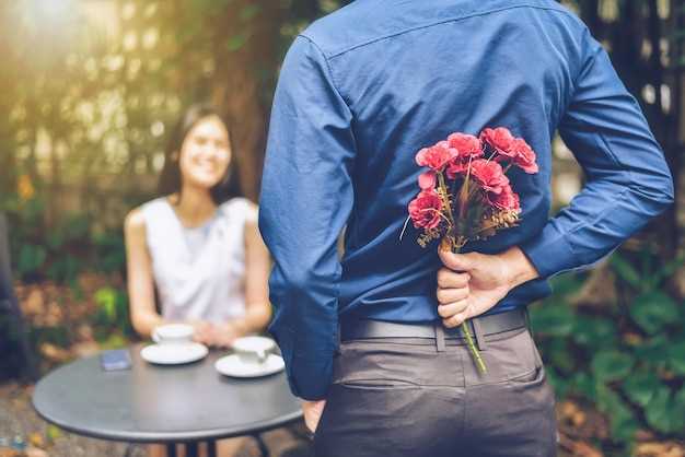 Should You Search for Love or Let It Find You? A Practical Guide to Finding Love Should You Search for Love or Let It Find You? A Practical Guide to Finding Love
