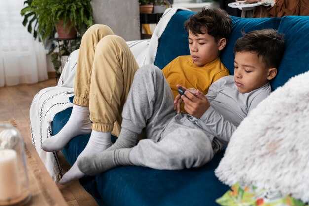 Teens, Screen Time, and Mental Health: What Parents Should Know