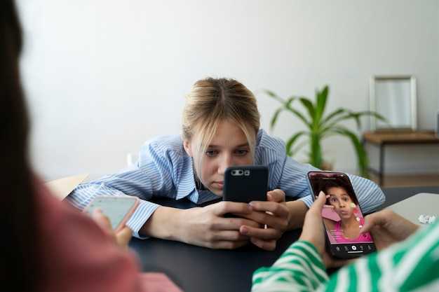 7 Signs of Love Bombing to Spot on TikTok and in DMs