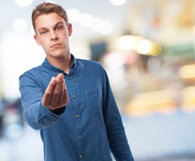 Spotting behavioral cues: avoidance, hypervigilance, and testing people