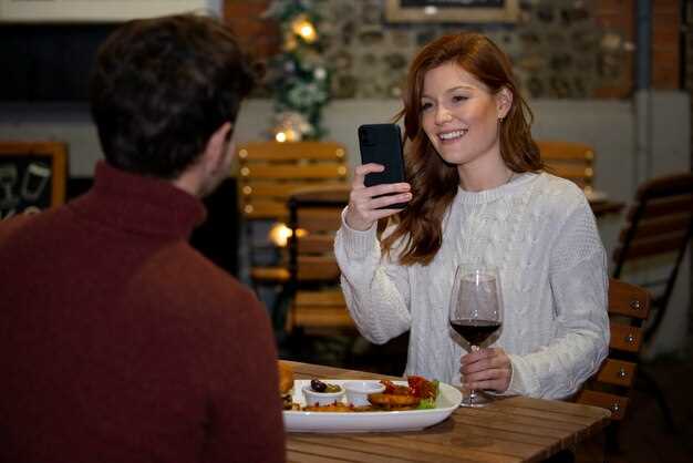 What to Text After the First Date to Show You're Serious