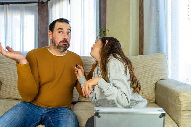 When Your Parents Don't Approve of Your Relationship: 9 Practical Tips to Cope & Communicate