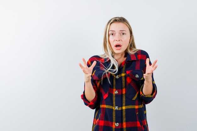 Why You Become Anxious & Clingy： The Avoidant's 'Interest Trap' Explained.