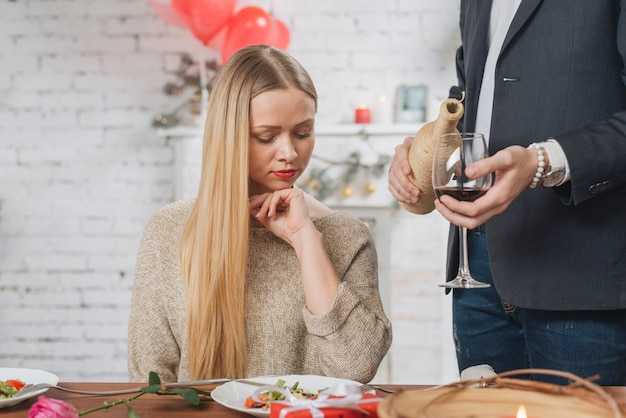 You ignore boundaries – how to spot and respect his space without pulling away